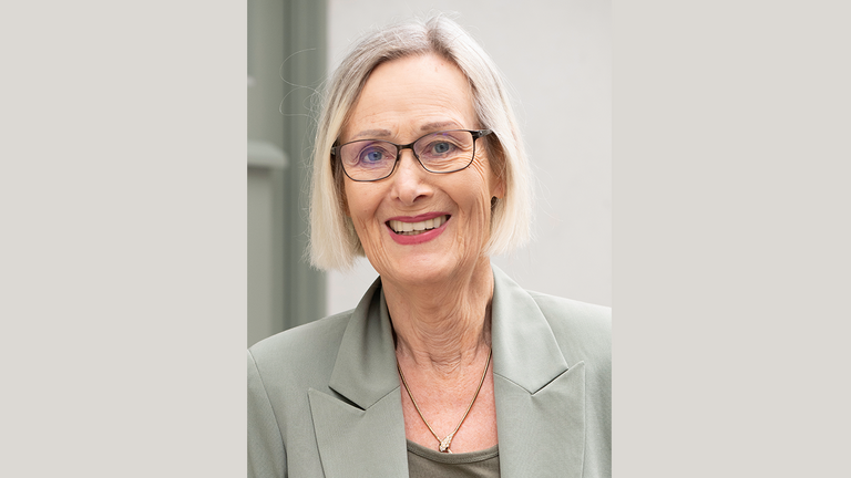 Portraitfoto der Hamburger Psychologin und Bestsellerautorin Dr. Eva Wlodarek.