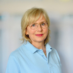 Barbara Winter, Leiterin des Ambulanten Therapiezentrums im Albertinen Haus Barbara Winter, Leiterin des Ambulanten Therapiezentrums im Albertinen Haus