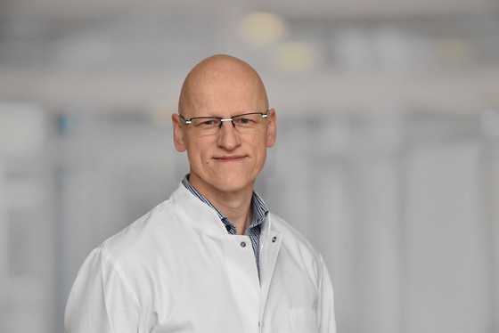 Portrait Prof. Dr. med. Ulrich Thiem, Chefarzt Geriatrie und Gerontologie Albertinen Haus, Karriere in der Immanuel Albertinen Diakonie, arbeiten im Albertinen Zentrum für Altersmedizin, Hamburg-Schnelsen Portrait Prof. Dr. med. Ulrich Thiem, Chefarzt Geriatrie und Gerontologie Albertinen Haus, Karriere in der Immanuel Albertinen Diakonie, arbeiten im Albertinen Zentrum für Altersmedizin, Hamburg-Schnelsen